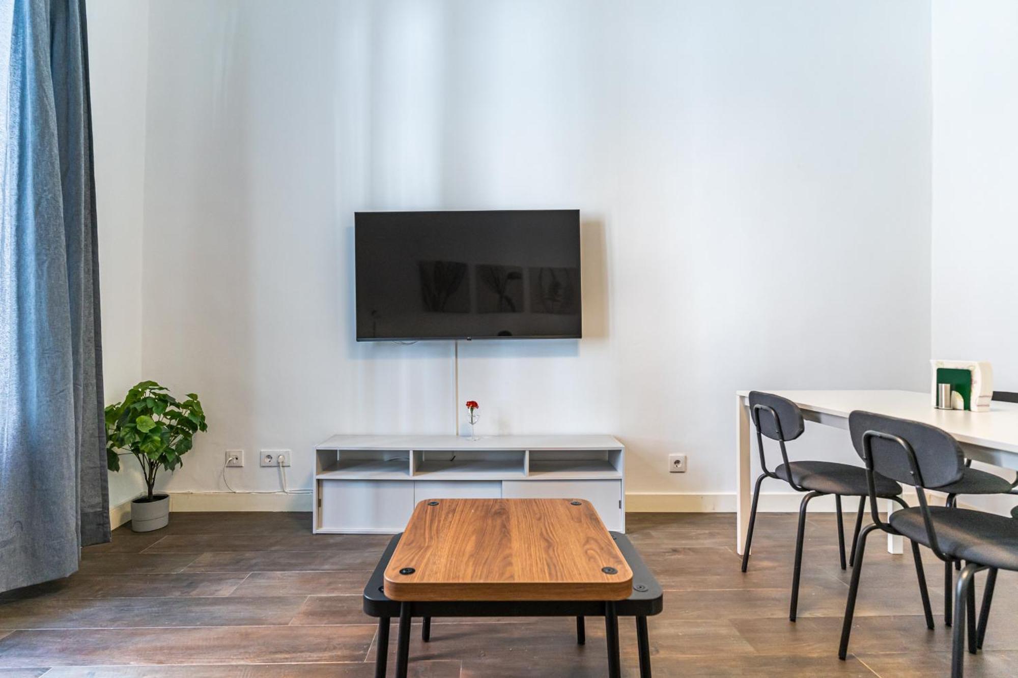 Vr Estudios Apartments Мадрид Екстериор снимка